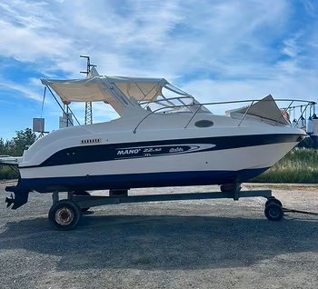 Manò 22.52 Cabin + 120 hp Mercruiser <br><a href=dettaglio.aspx?Id=28 >VAI ALLA SCHEDA</a>